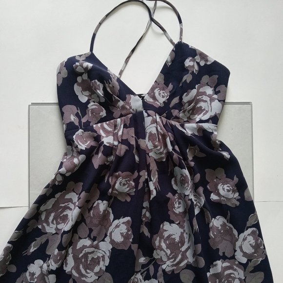 WILFRED | Floral Backless Dress - Picture 2 of 9
